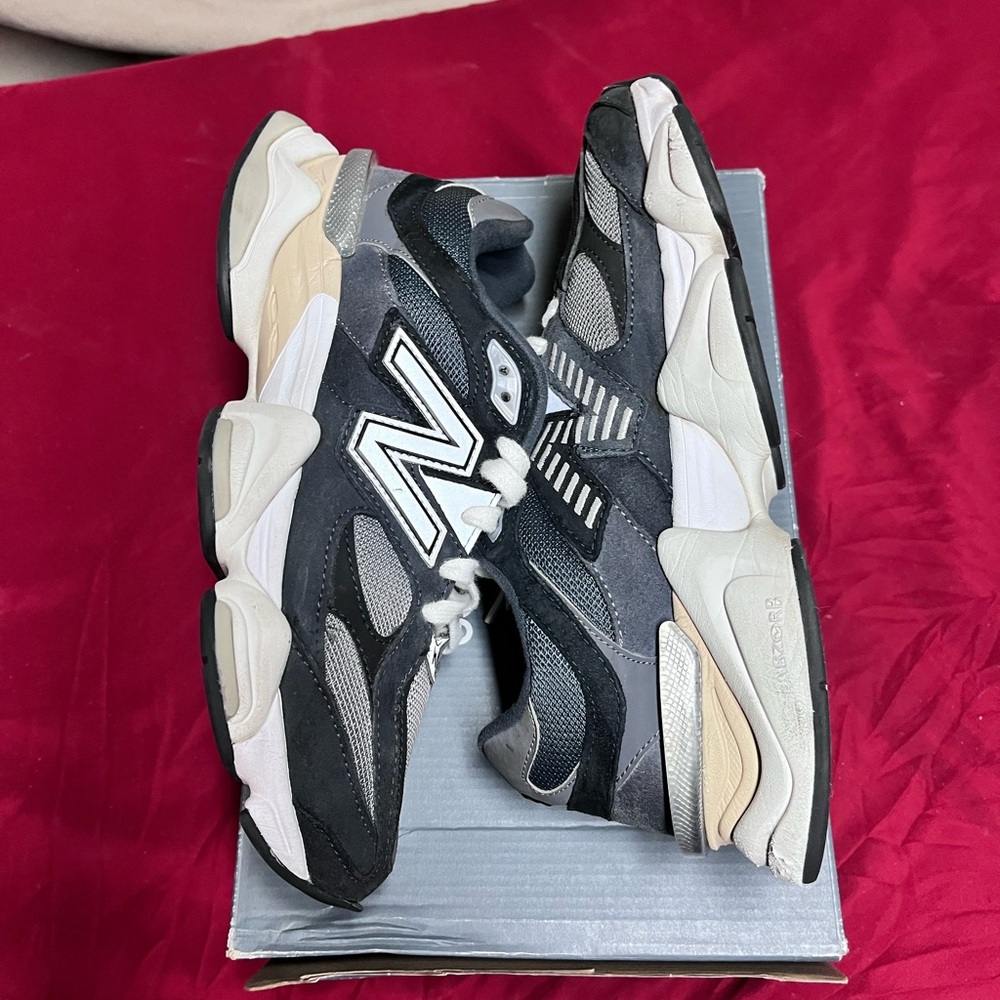 Used New balance 9060 gender Inclusive  Size 8.5